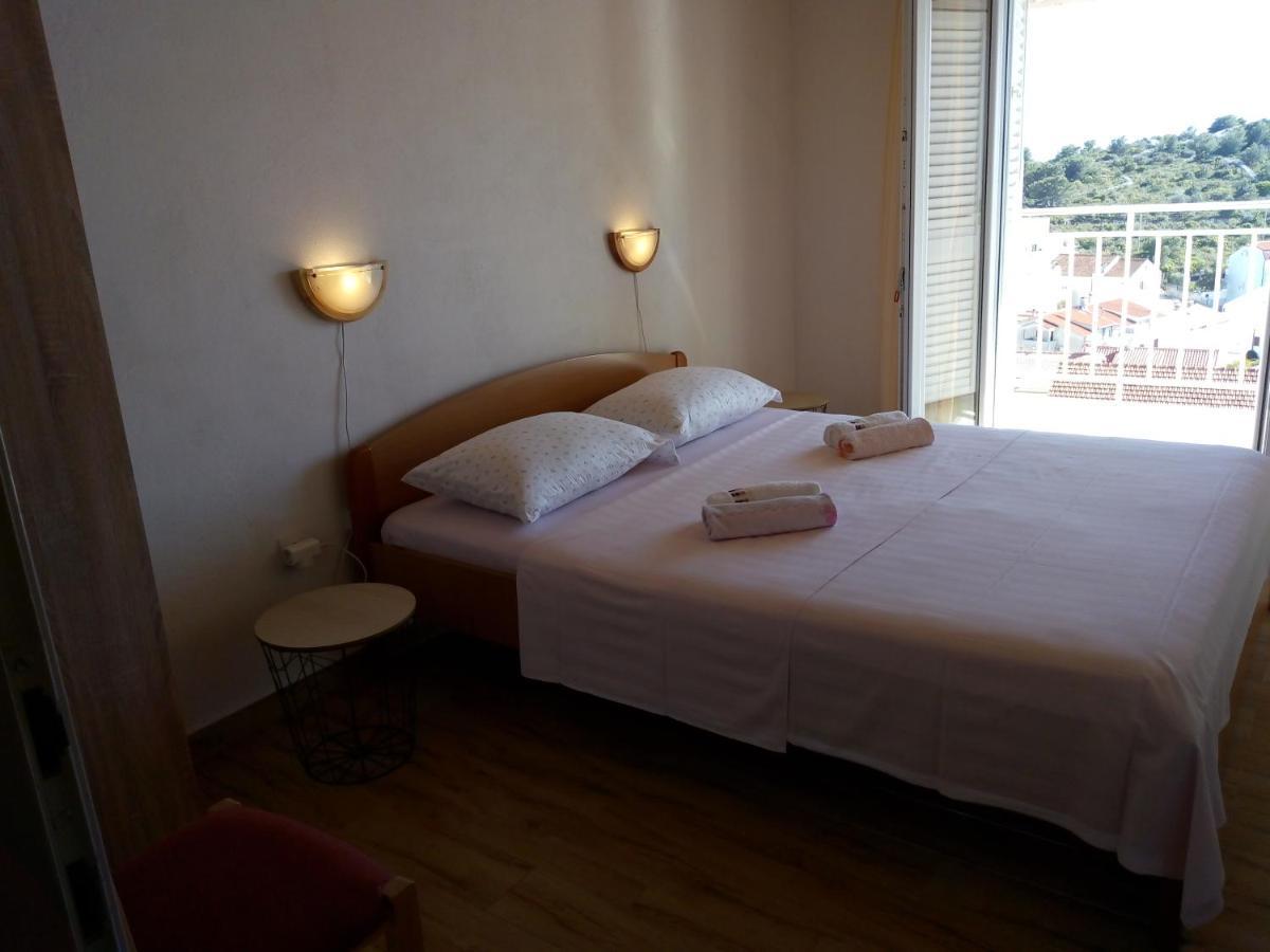 Ruzica Saric Hotel Hvar Town Bagian luar foto