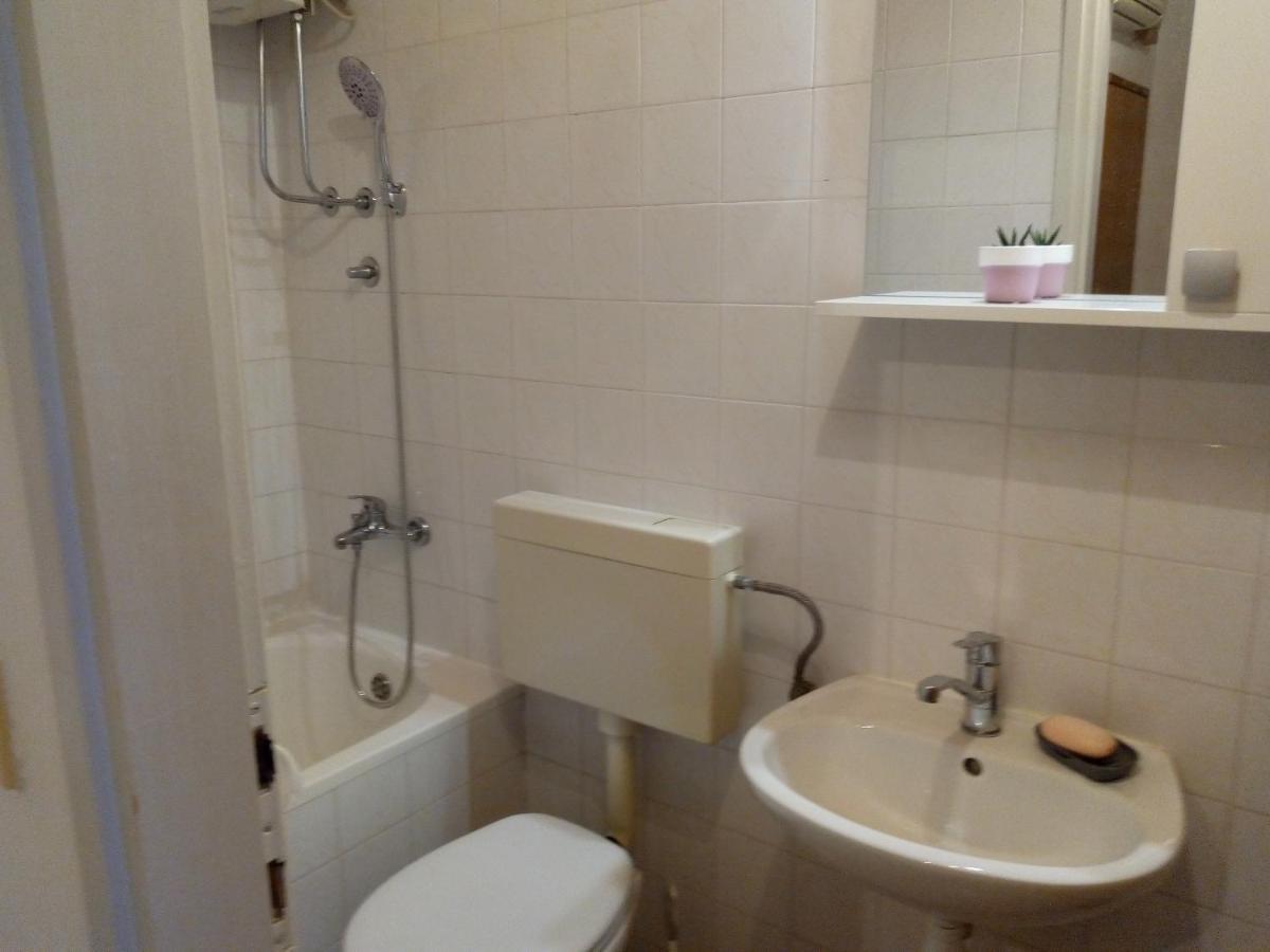 Ruzica Saric Hotel Hvar Town Bagian luar foto